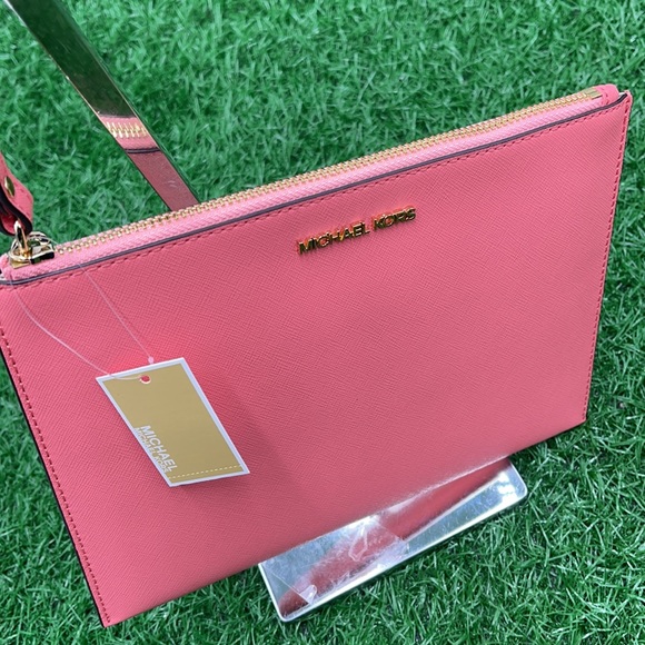 Michael Kors Jet Set Travel XL Zip Clutch Wristlet - Picture 16 of 16